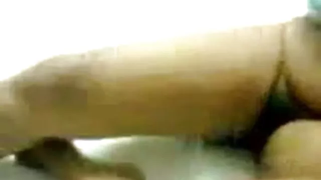 सींग का बना किशोर कमबख्त सेक्सी वीडियो फुल एचडी मूवी के साथ एक डबल डिल्डो