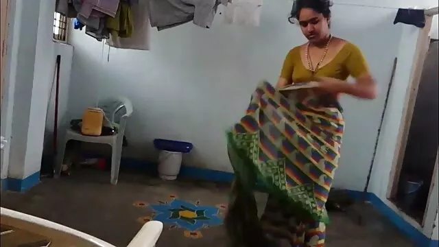 माँ के चेहरे पर सेक्सी फिल्में फुल मूवी एचडी बैठता है सौतेली कन्या