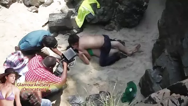 गर्म प्रेमिका उसे हिंदी सेक्सी फुल मूवी एचडी बिल्ली पर अपने दोस्तों मुर्गा